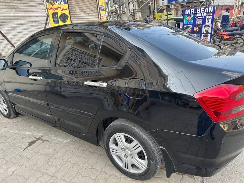 Honda City IVTEC 2018 Black Pearl color 4