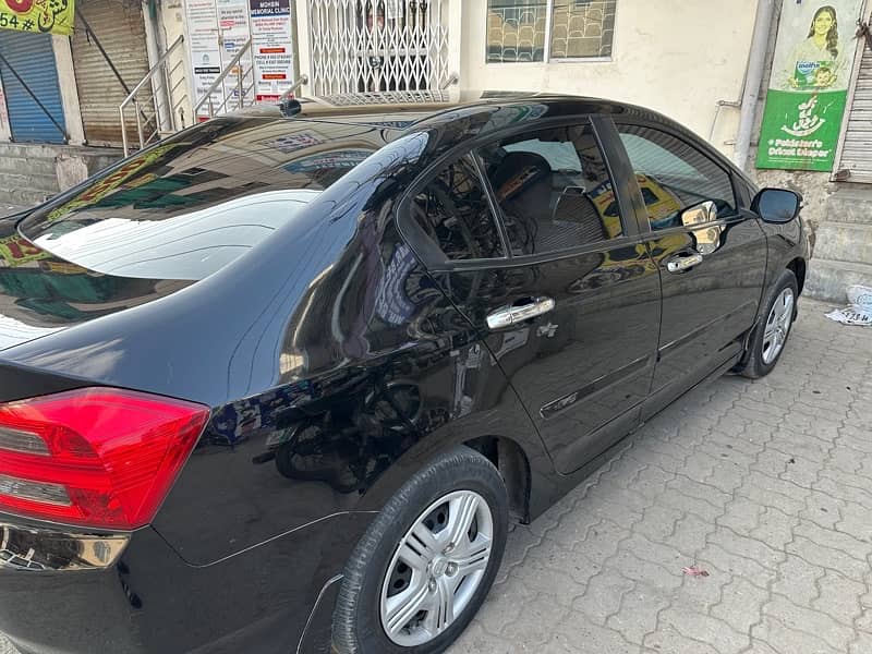 Honda City IVTEC 2018 Black Pearl color 6