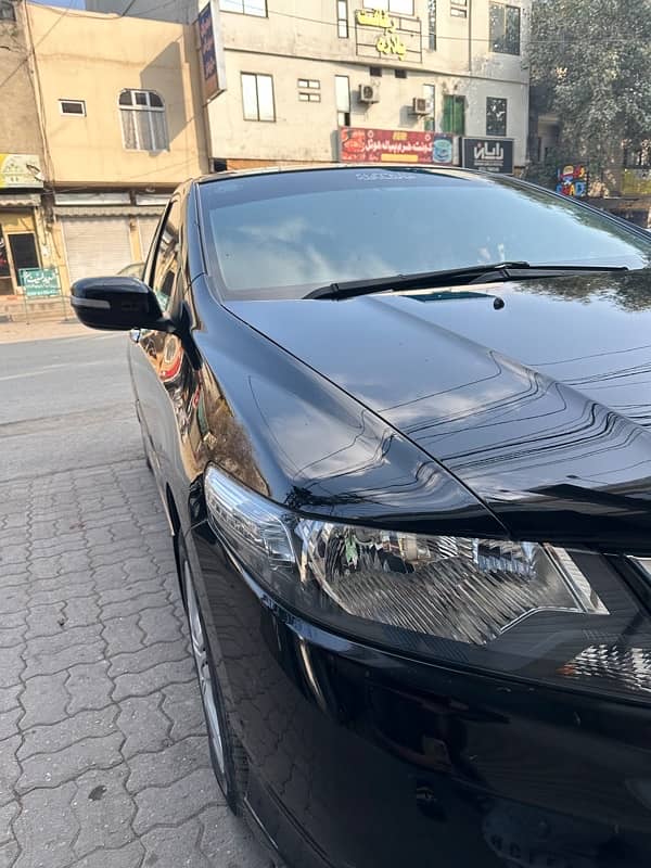 Honda City IVTEC 2018 Black Pearl color 8