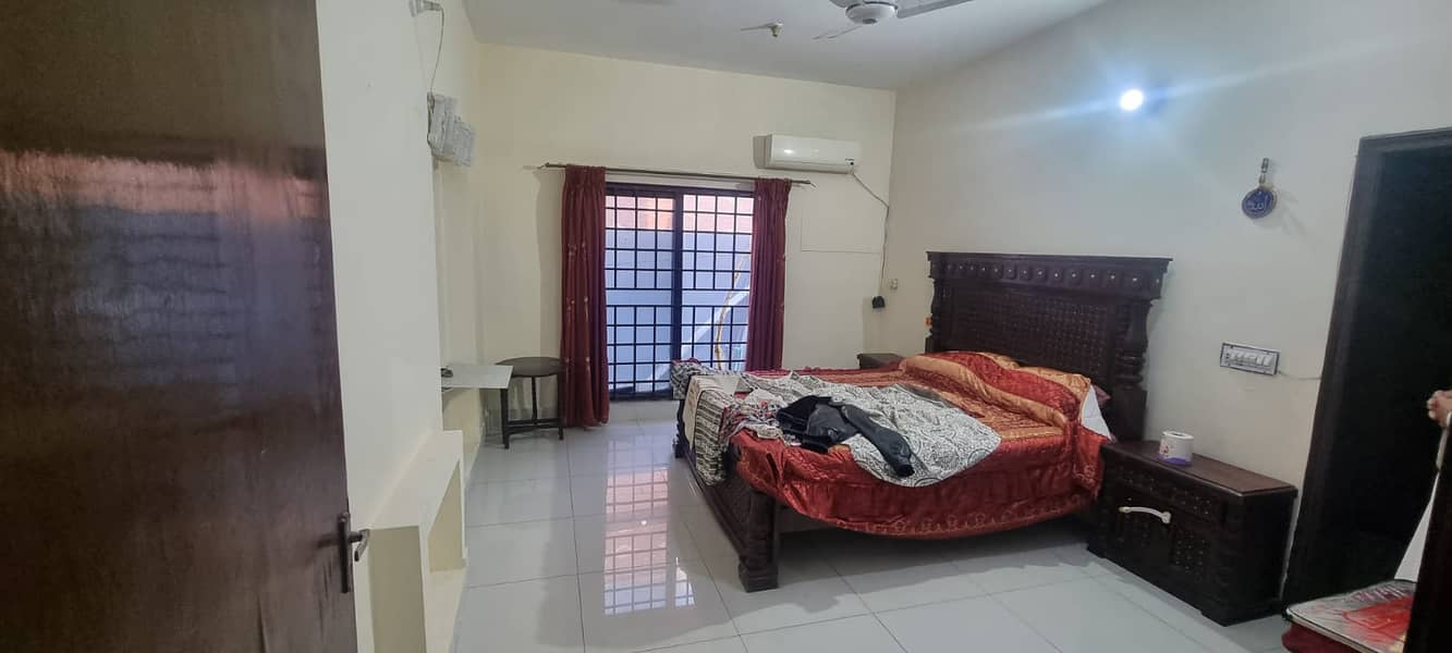 1 Kanal Corner House Prime Location 12