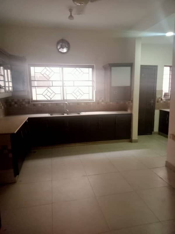 Brig House 5 Bedrooms For Sale Fully Tiled 12