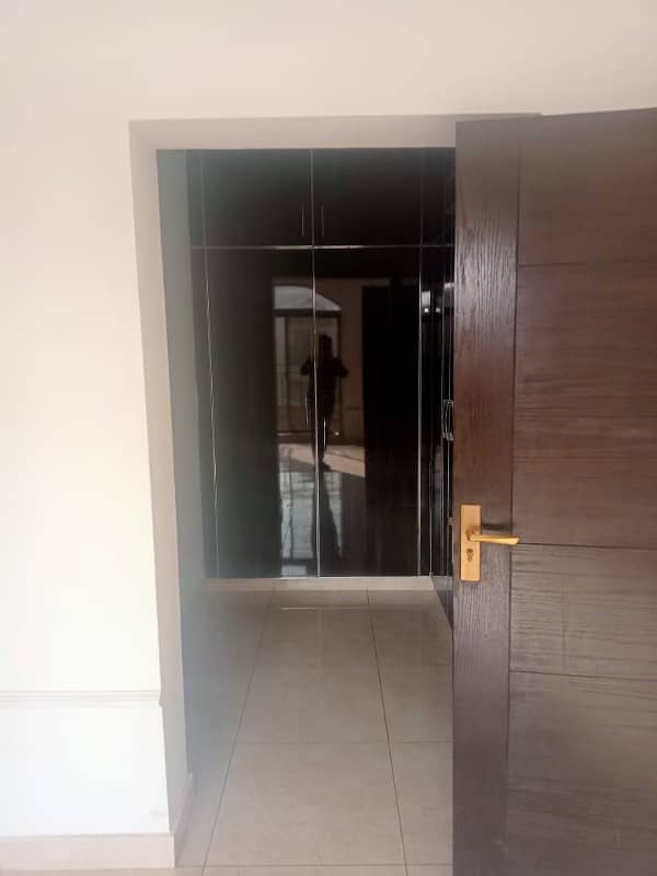 Brig House 5 Bedrooms For Sale Fully Tiled 33