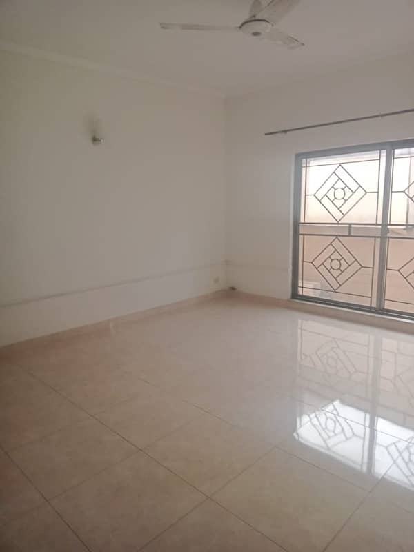 Brig House 5 Bedrooms For Sale Fully Tiled 44