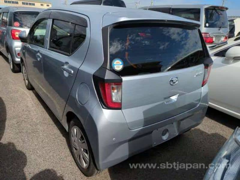 Daihatsu Mira 2021-2025 1