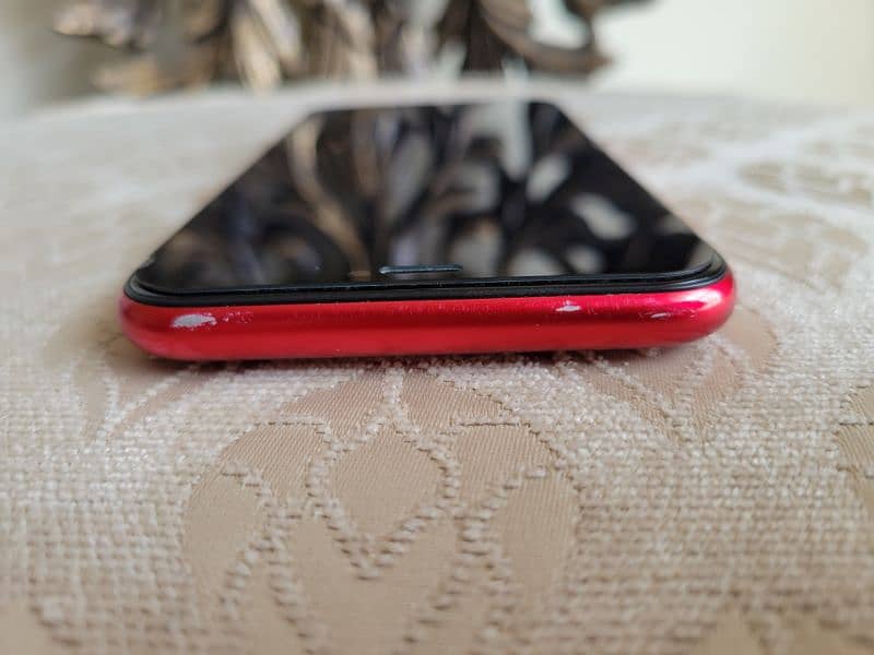 Iphone 11 64 Gb RED Non-PTA 9/10 original charger Included 4