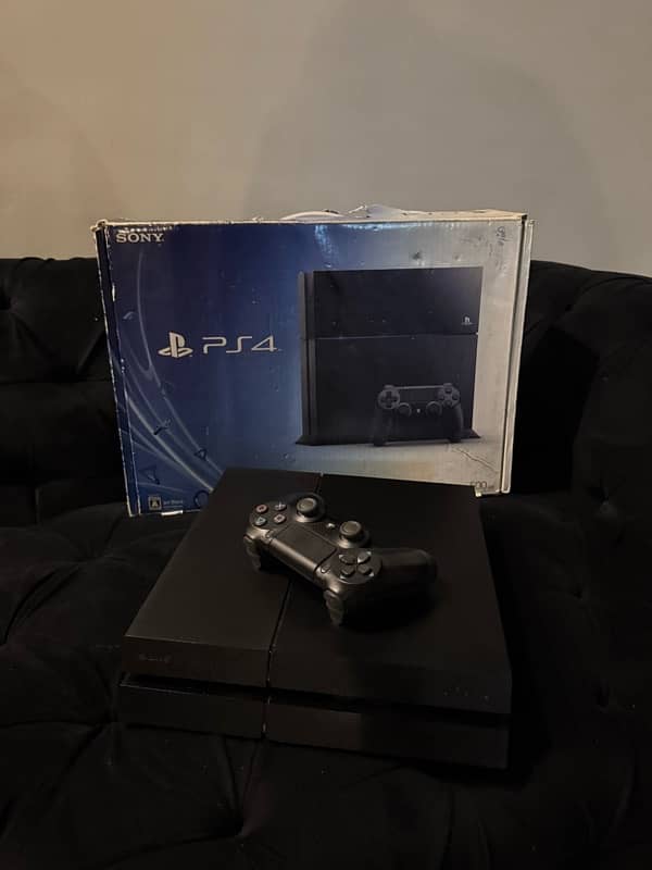 PS4 FAT 500GB WITH 2 CONTROLLERS 0