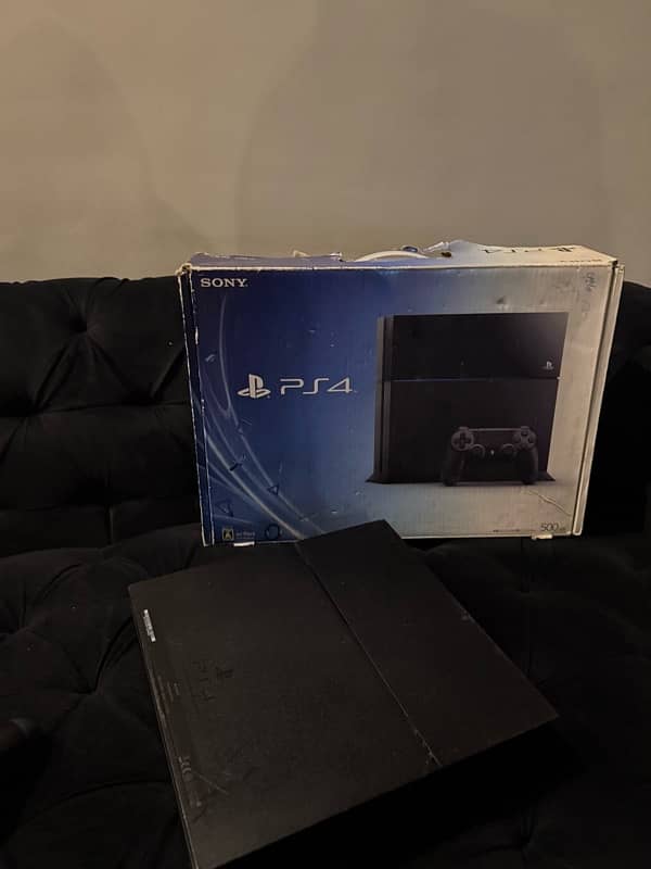 PS4 FAT 500GB WITH 2 CONTROLLERS 3