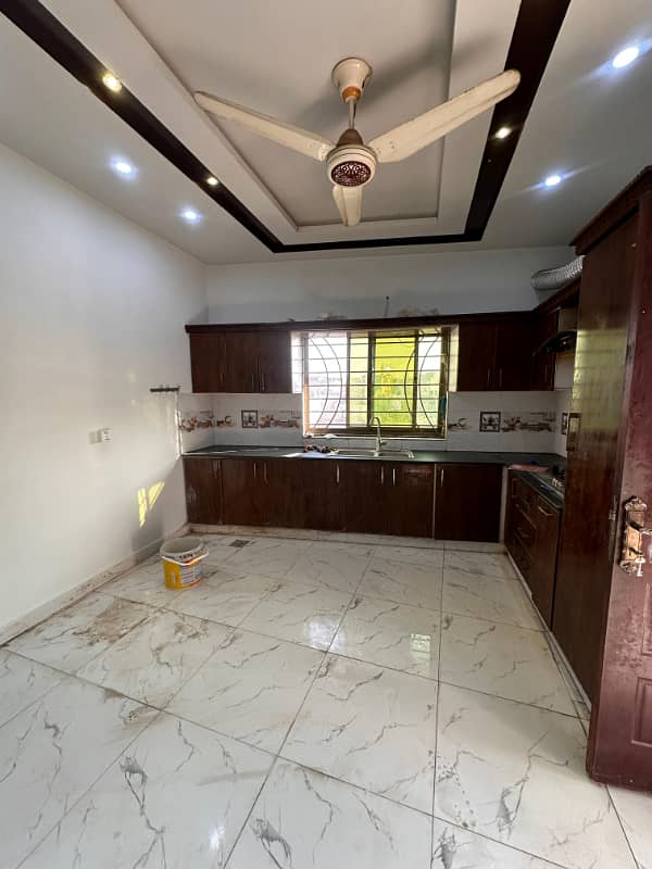 UPPER PORTION FOR RENT LOCATION CHAKLALA SCHEME 3 6