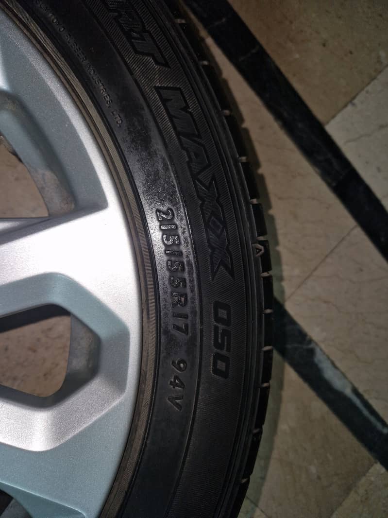 Dunlop TYRES with Alloy Rims made in Japan 4