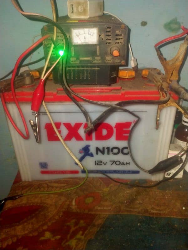 Exide battery hai 100hp ke hai charjar bhi hai 1