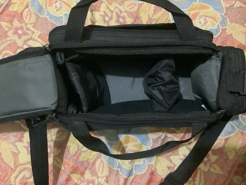 Original case Logic DSLR camera bag just like free price is negotiable 2