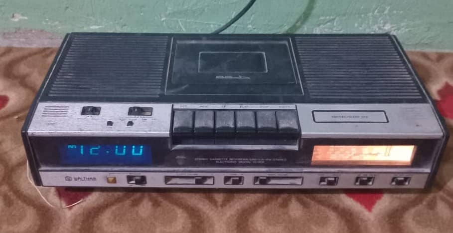 Vintage Stereo Cassette Radio Recorder 0