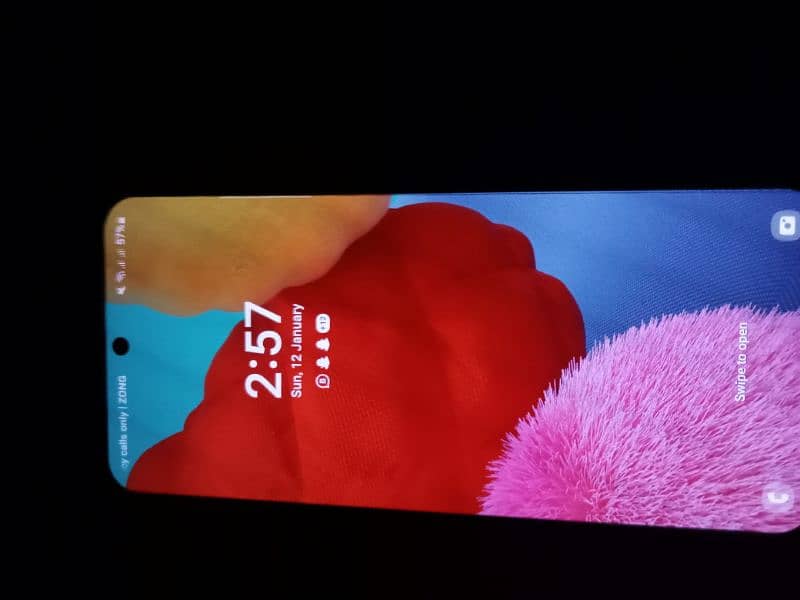 samsung Galaxy A51 . .  8 gb ram 128 memorry 0