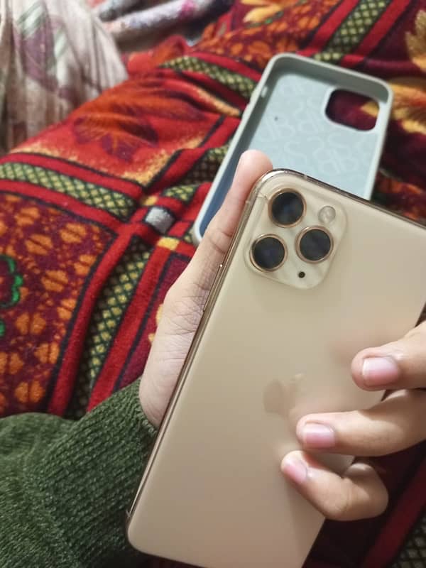 Iphone 11 pro Gold 0