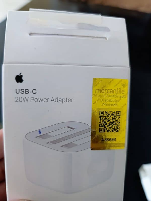 iPhone 20W Power Adapter 2