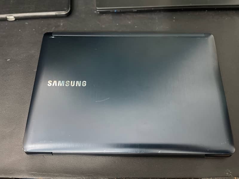 Samsung ATIV Book 7 (NP740U3E) 7