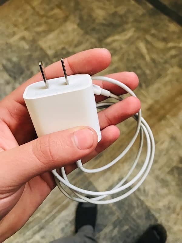 iphone 7 plus with original charger 1