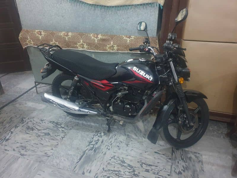 Suzuki GR 150 1