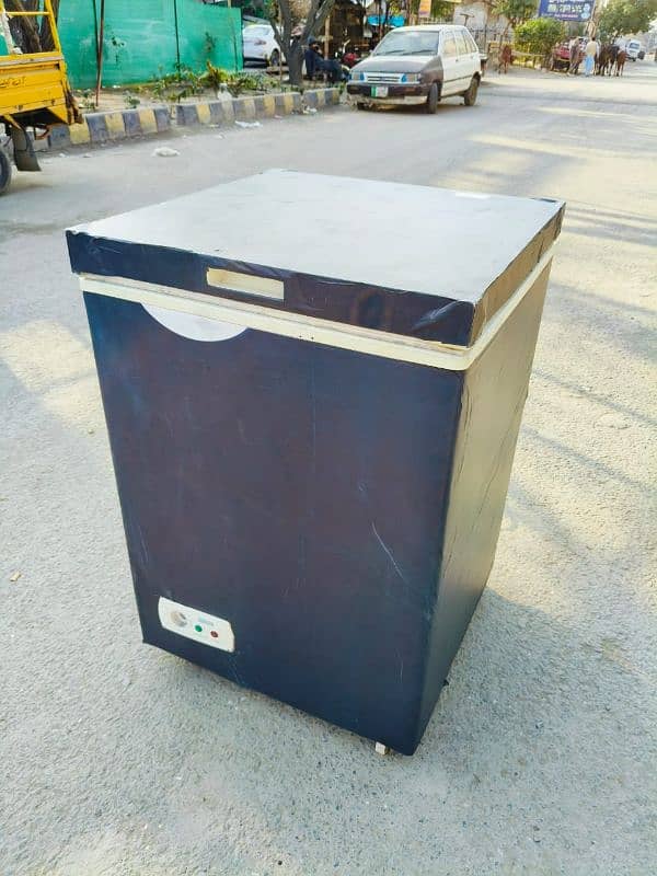 deep freezer all okay total original good condition call (03124645208/ 1