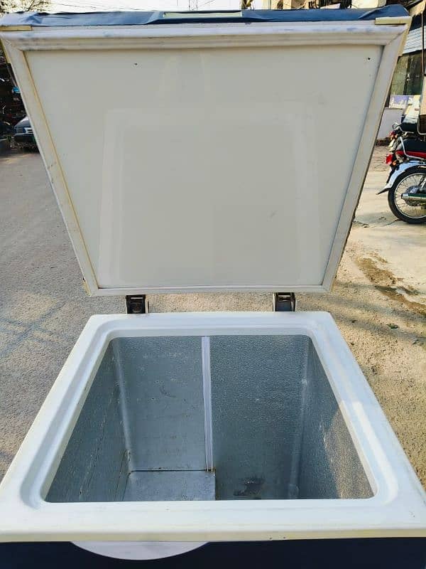 deep freezer all okay total original good condition call (03124645208/ 6