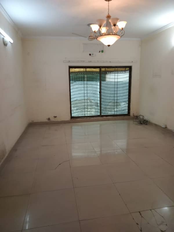 10 Marla 4 Bedrooms House Fully Tiled For Rent Sector-B Askari-10 Lahore 9