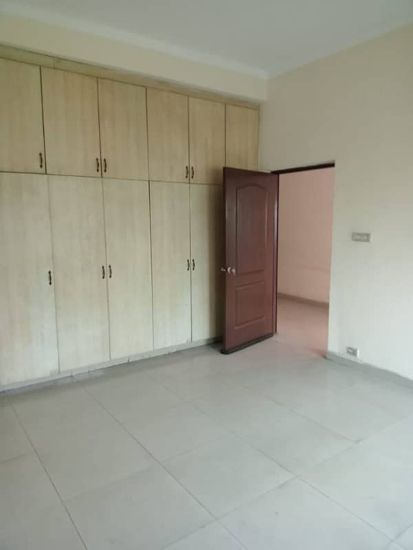 10 Marla 4 Bedrooms House Fully Tiled For Rent Sector-B Askari-10 Lahore 12