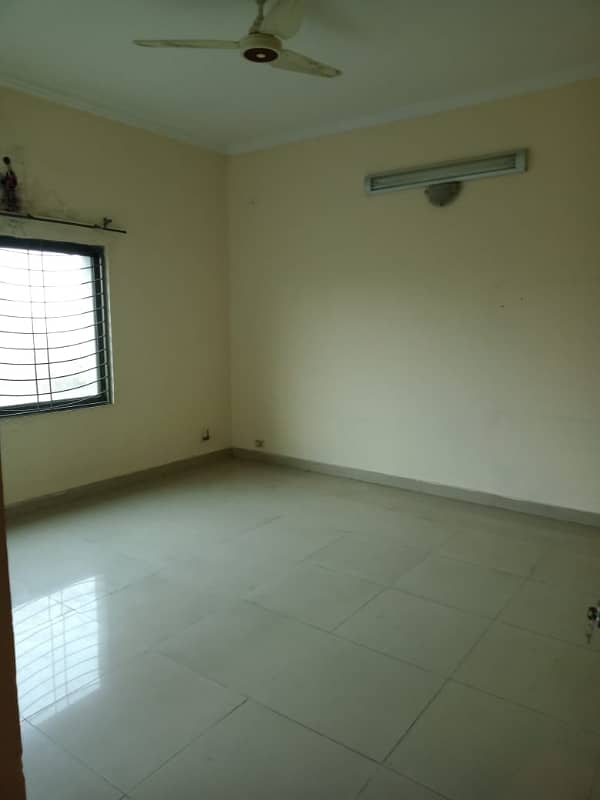 10 Marla 4 Bedrooms House Fully Tiled For Rent Sector-B Askari-10 Lahore 13