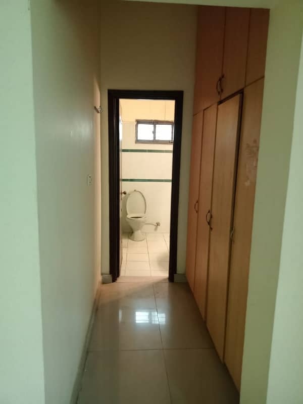 10 Marla 4 Bedrooms House Fully Tiled For Rent Sector-B Askari-10 Lahore 16