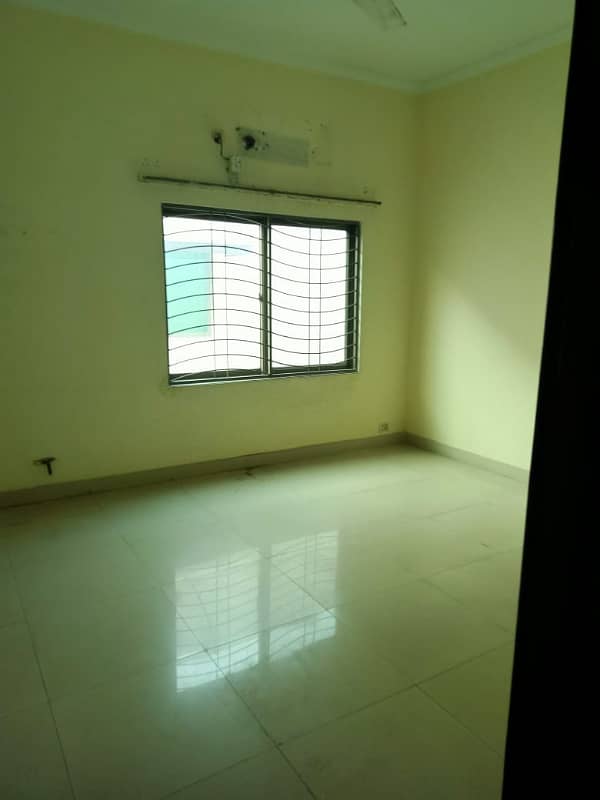 10 Marla 4 Bedrooms House Fully Tiled For Rent Sector-B Askari-10 Lahore 17