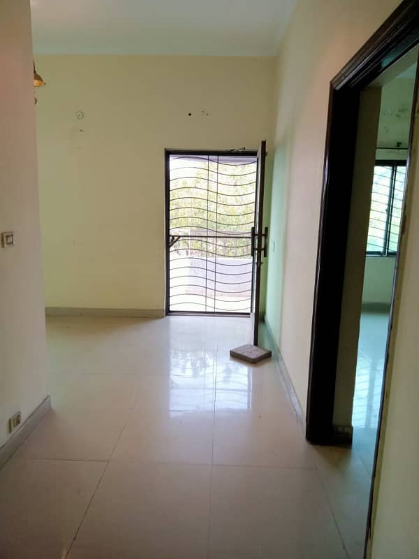 10 Marla 4 Bedrooms House Fully Tiled For Rent Sector-B Askari-10 Lahore 24