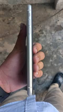 iphone 11 only battery fat and face id disable