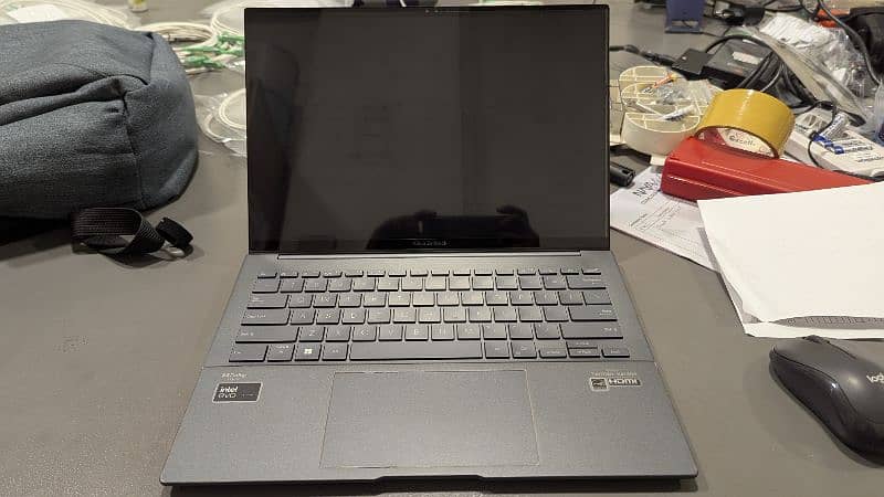 asus ZenBook q415ma i5 14th gen 8/512 0