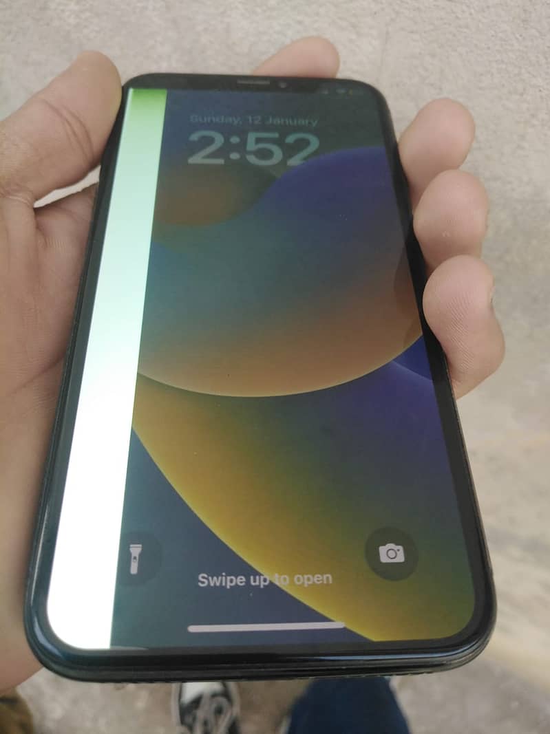 Apple iPhone X 4