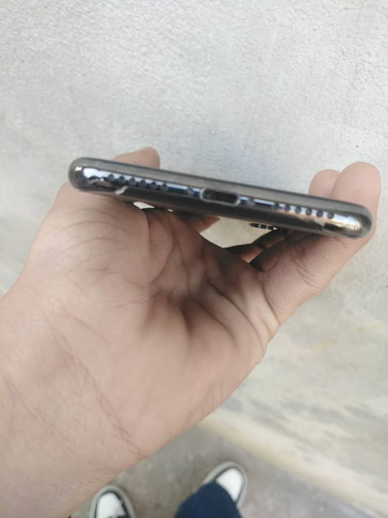 Apple iPhone X 6