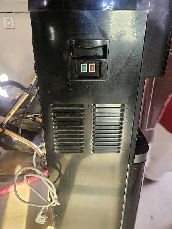 MIDEA WATER DISPENSER 6