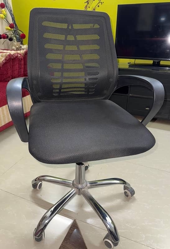 Office table and chair set for sale 5