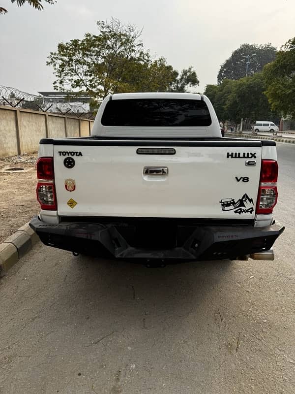 Toyota Hilux 2012 1