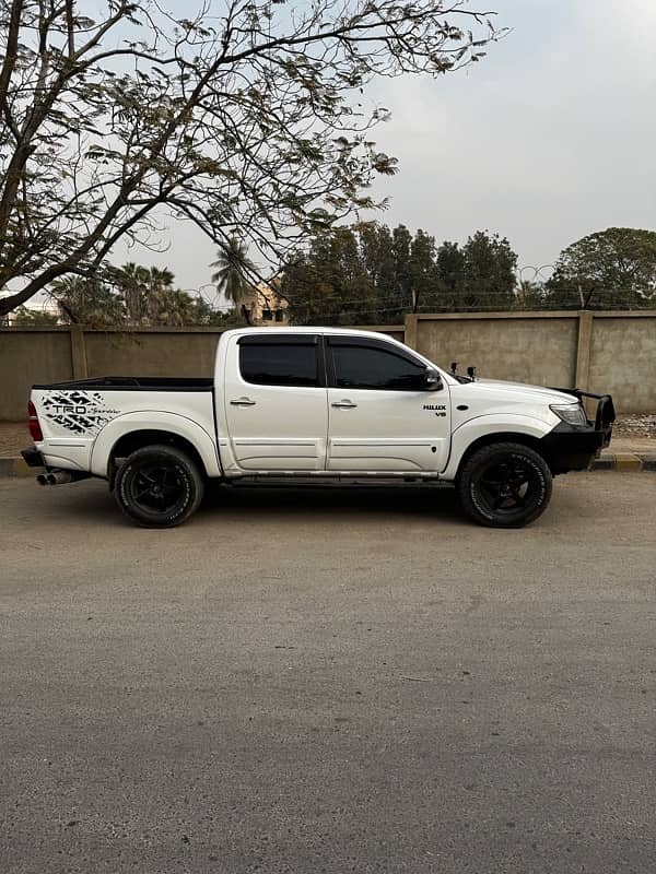 Toyota Hilux 2012 8