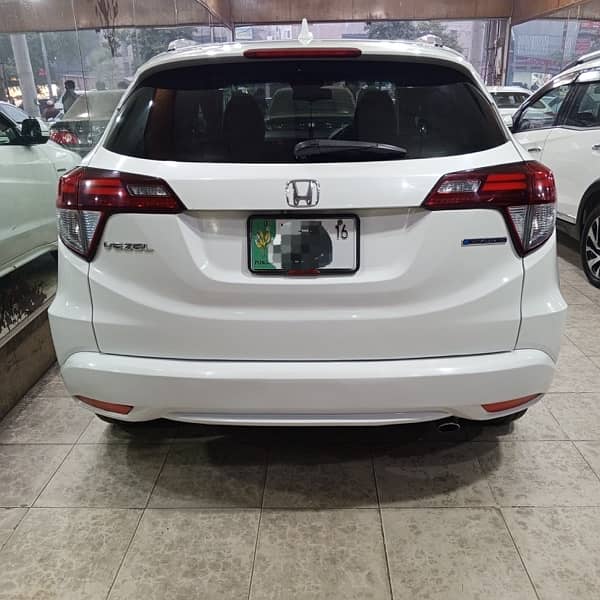 Honda Vezel 2015 1