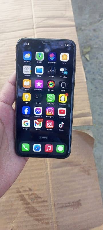 iPhone XS Max Non PTA 64GB 4