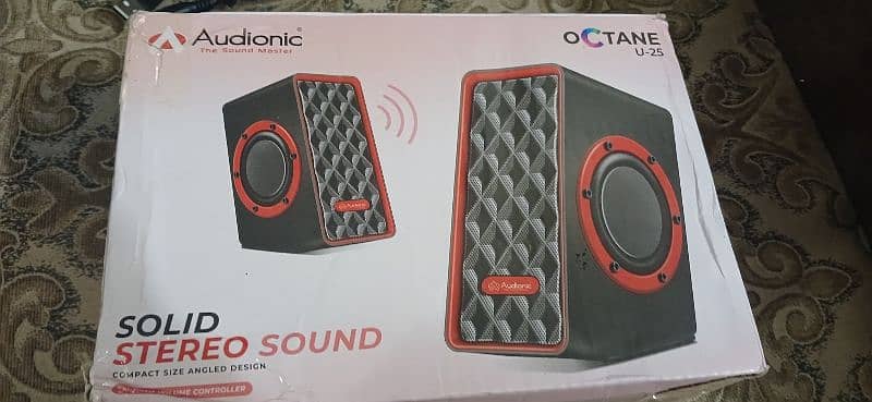 AUDIONIC OUTLET 1