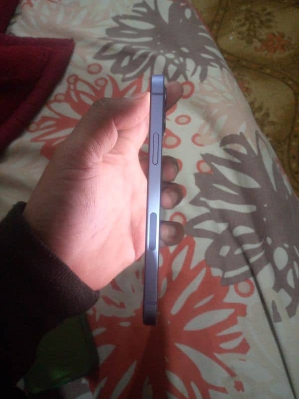 Iphone 12 good condition 3