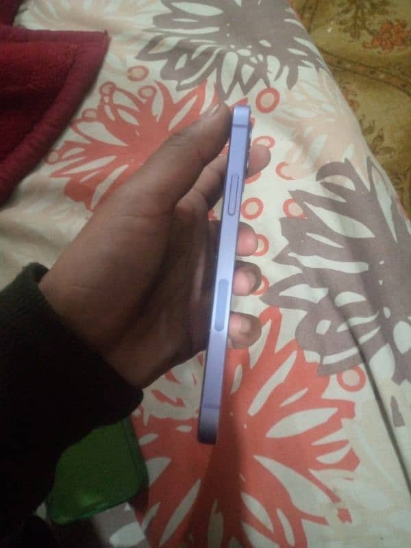 Iphone 12 good condition 4