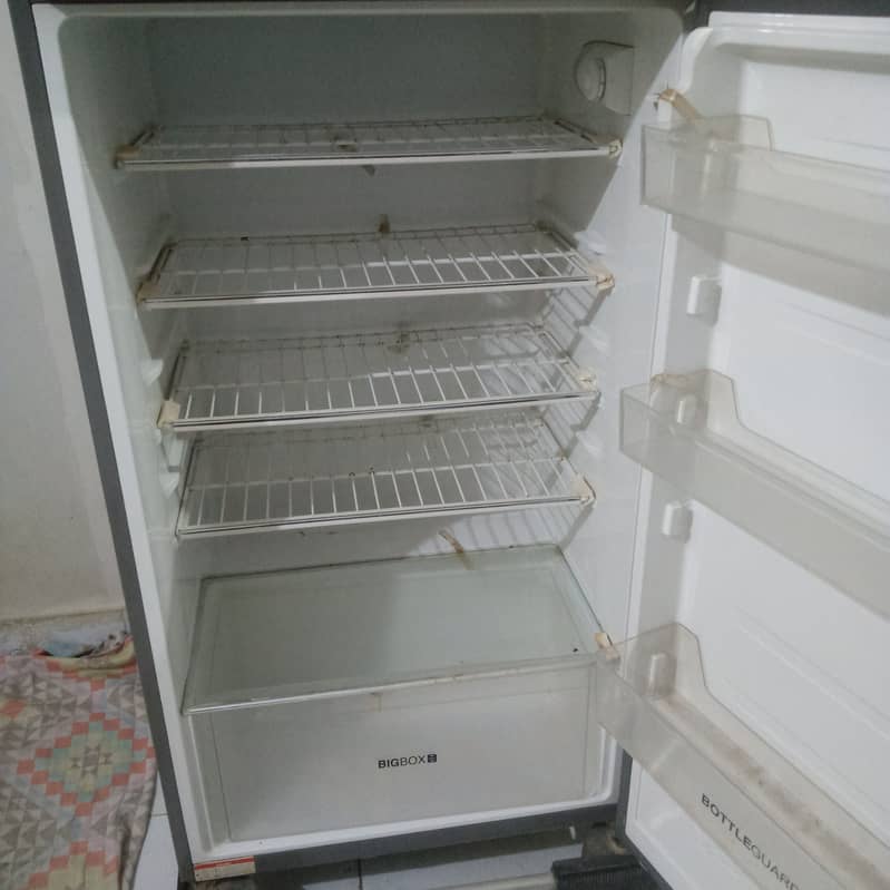 Urgent sell heir fridge 4