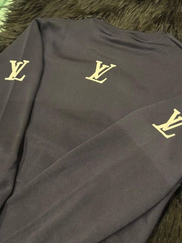 Louis Vuitton Sweatshirts – Warm, Stylish, and Comfortable 5