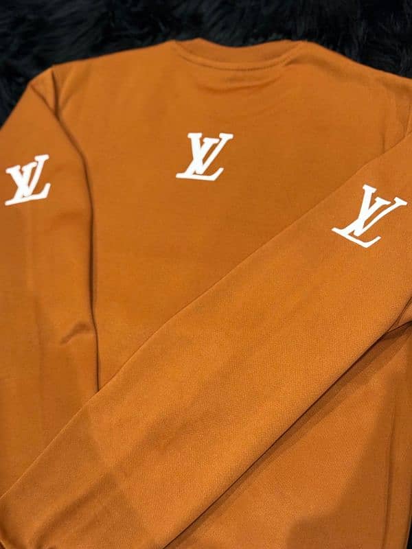 Louis Vuitton Sweatshirts – Warm, Stylish, and Comfortable 7