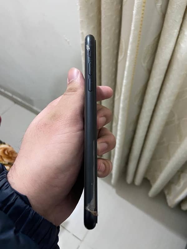 I PHONE XR (128 GB) 3