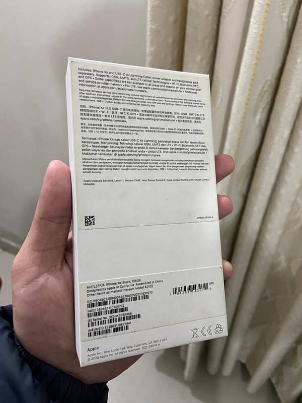 I PHONE XR (128 GB) 9