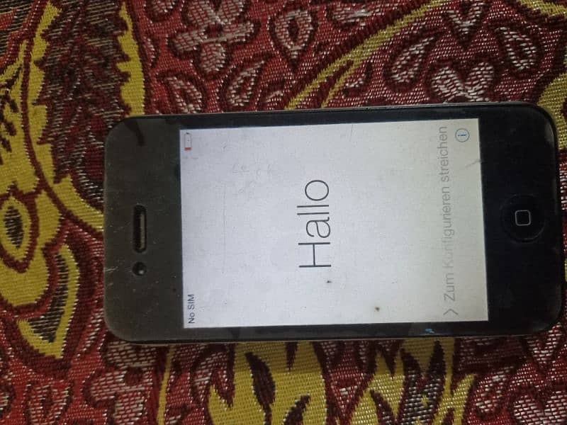 i Phone 4 generation urgent sale 6