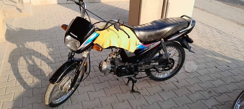 Honda cd70 dream 1